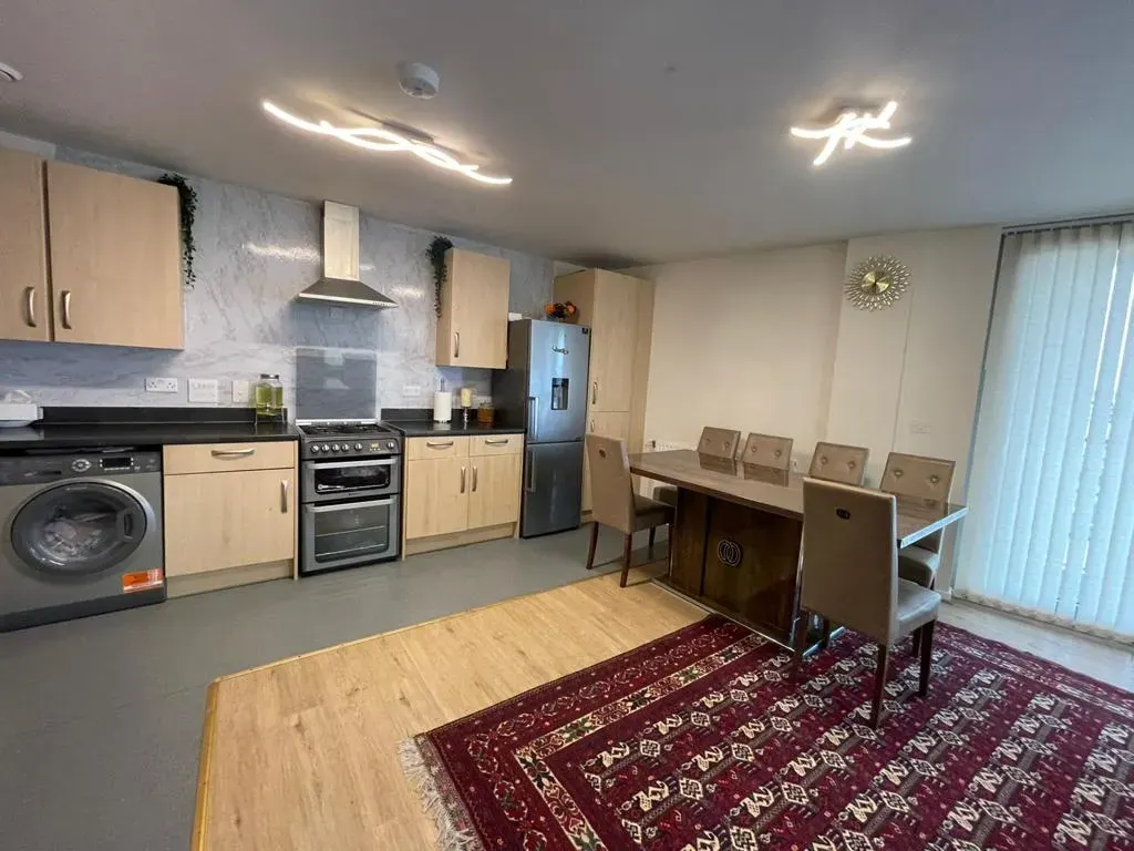 2-bed flat in Hendon - Main photo - 2-bed flat in Hendon