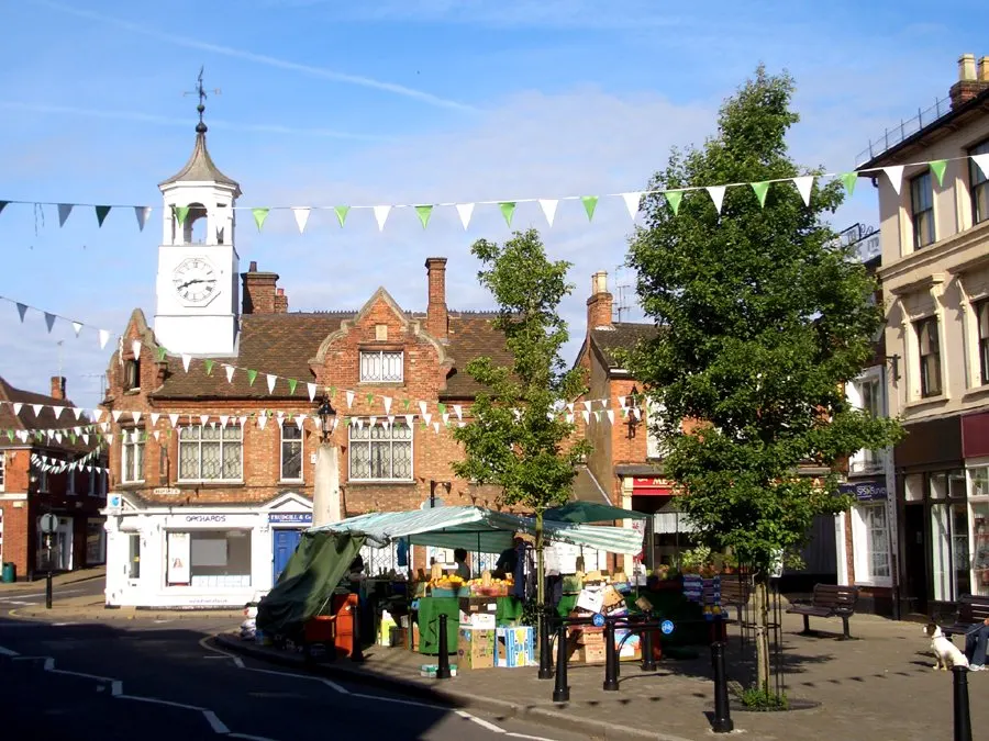 Ampthill market place, July 8th 2006. Taken by en:APB-CMX