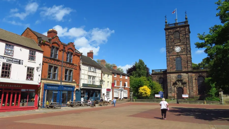 Burton-upon-Trent - Market Place & St Modwen's Church , Burton upon Trent
