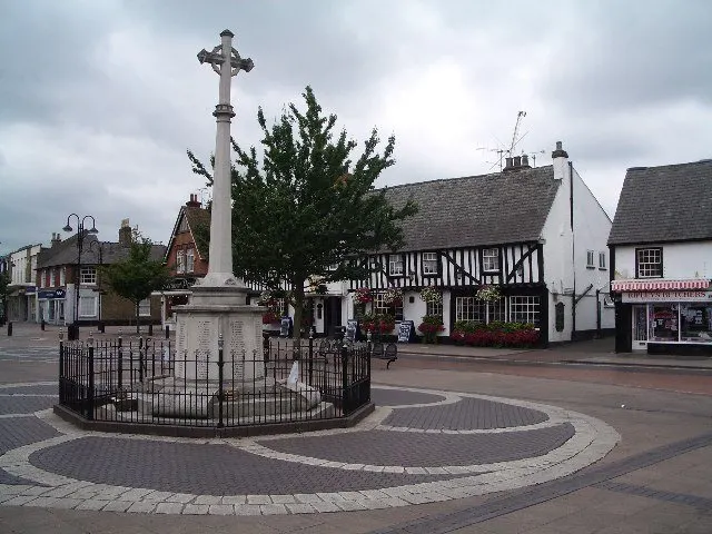 Hoddesdon town centre showing the war memorial