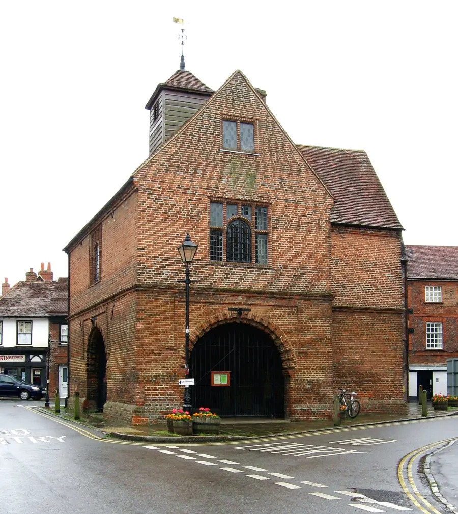 Recent (2007) picture of Watlington Town Hall (ex Boys' Grammar School).